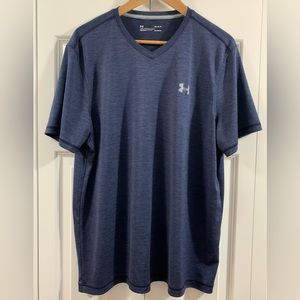 Under Armour Dri Fit V-neck tee shirt. Men’s L. Navy blue. Loose fit heat gear